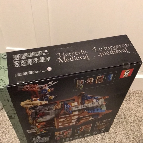 New in box LEGO® Ideas 21325 Medieval Blacksmith - Picture 12 of 12